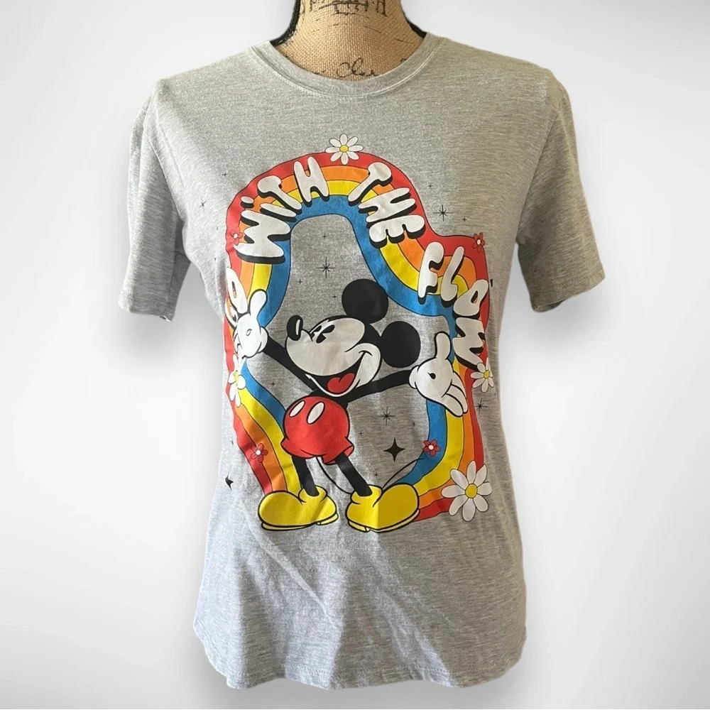 DISNEY Mickey Mouse Go With The Flow Gray Short Sleeve T Shirt Medium |‎ EUC